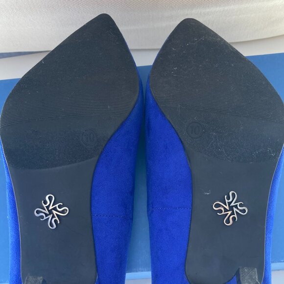 Vera Wang Women's Blue Courts - Picture 10 of 12